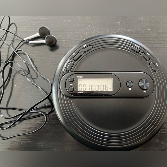 ONN Portable CD Player w/ FM Radio and Stereo Earbuds - Picture 5 of 11